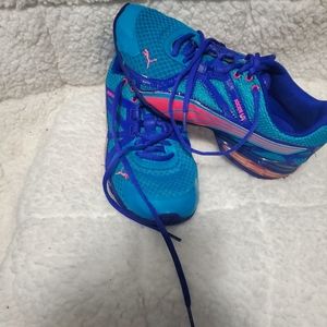 Puma womens shoes size 6